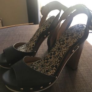 Tommy Hilfiger strap heeled sandals - worn once.